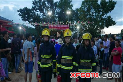 用身体做“桥梁” 救下15岁女孩