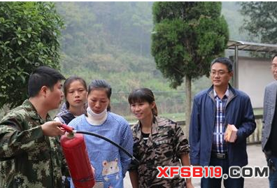 娄底涟源消防走进敬老院 为老人送上重阳“防火礼”