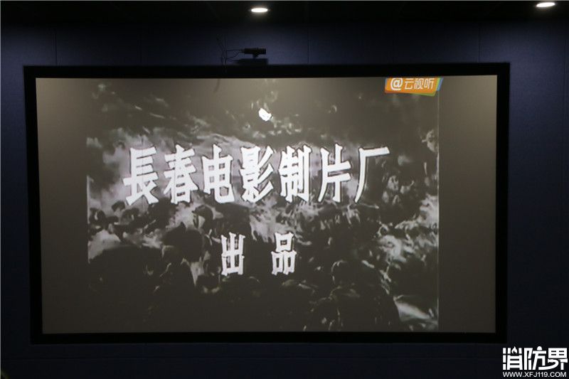 观看红色电影 接受红色洗礼