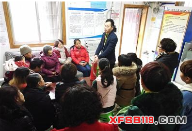 贵州贵阳消防进社区 宣传大使走街串巷宣防火