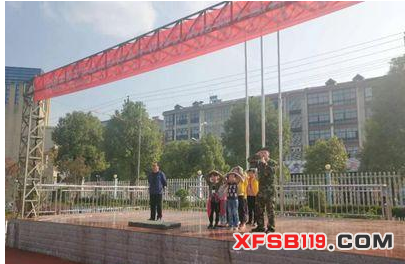 学校组织师生开展安全疏散演练