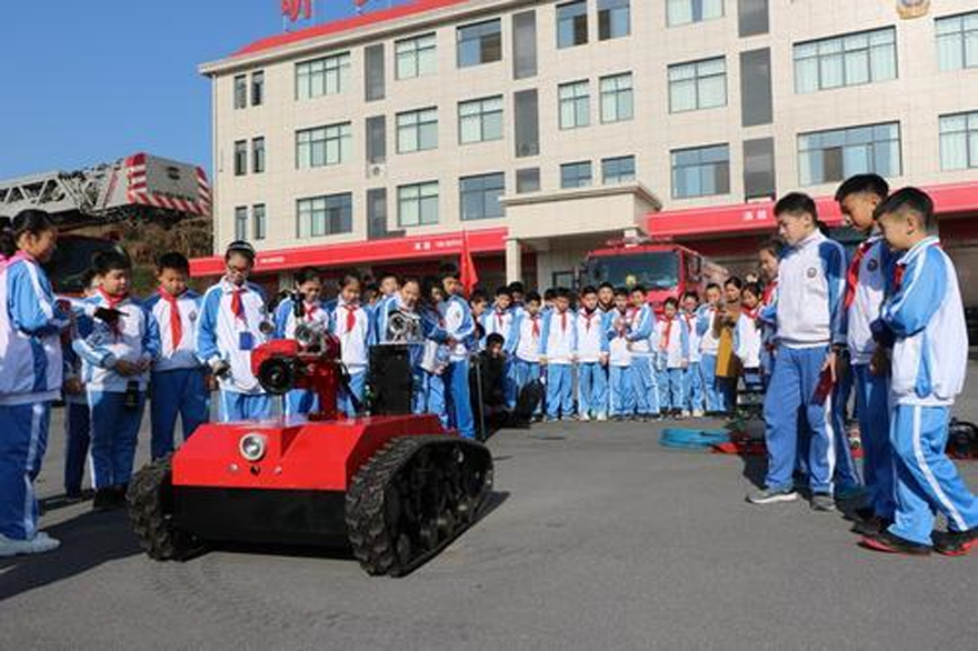 萍乡支队喜迎450名师生走进红门
