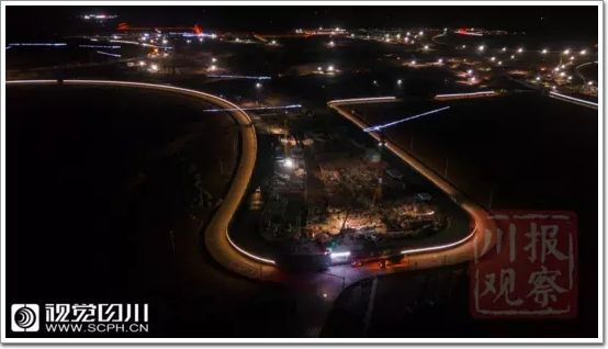 航拍“成都新机场”建设夜景，太阳神鸟图案已成雏形