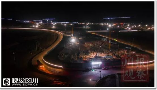 航拍“成都新机场”建设夜景，太阳神鸟图案已成雏形