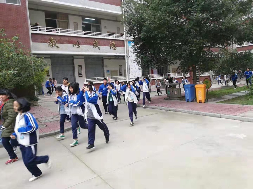 福建漳州：“中小学生安全教育日”活动