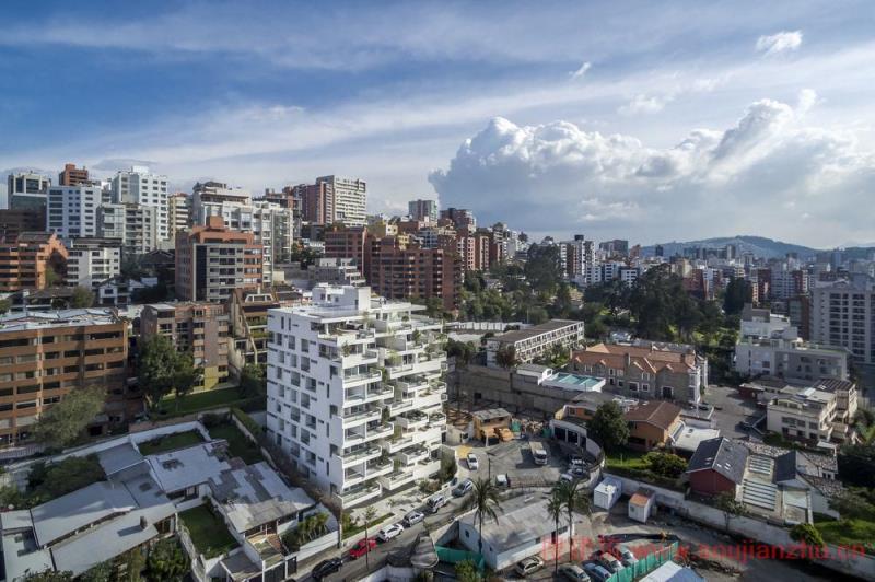 厄瓜多尔·通透的公寓大楼