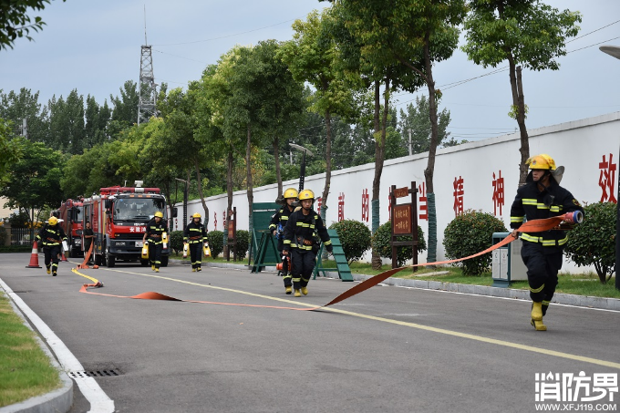 组织开展楼层建筑实战化操法训练