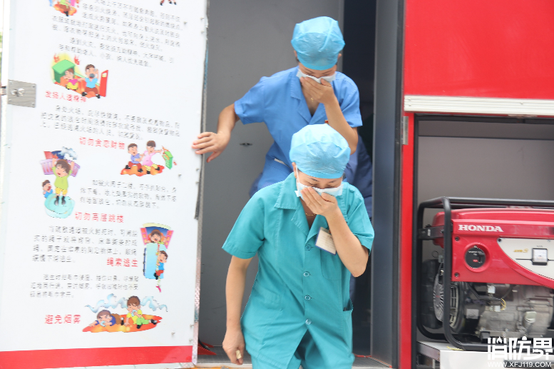 消防宣传进医院 为百名医护人员开“防火良方”   