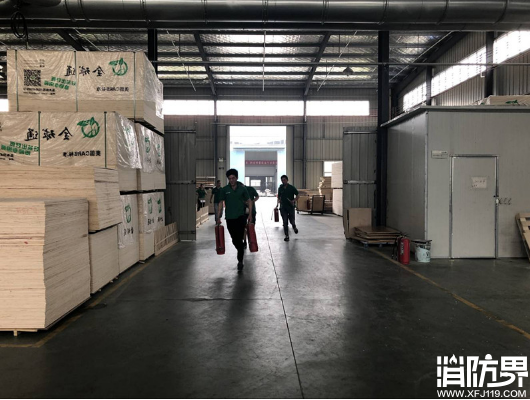 培训加演练 企业一线工人齐学“御火术”