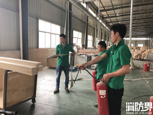 培训加演练 企业一线工人齐学“御火术”