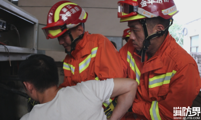 警民联手救援