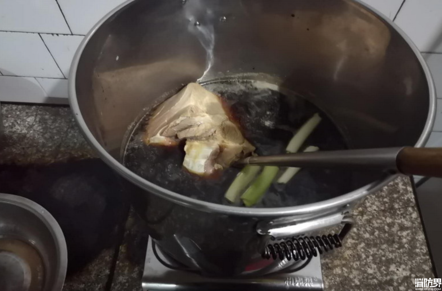 天水郡中队后勤班为官兵制作各种美食