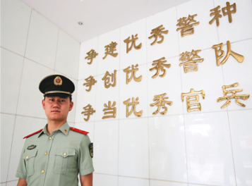 “老兵的红门记忆”退伍季摄影留念活动
