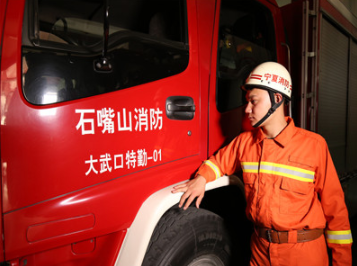 “老兵的红门记忆”退伍季摄影留念活动