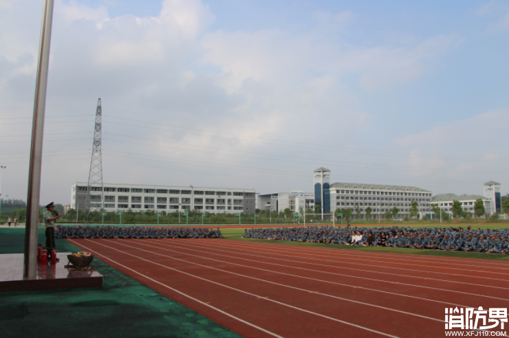 1000余名学生参加“消防知识进军训”