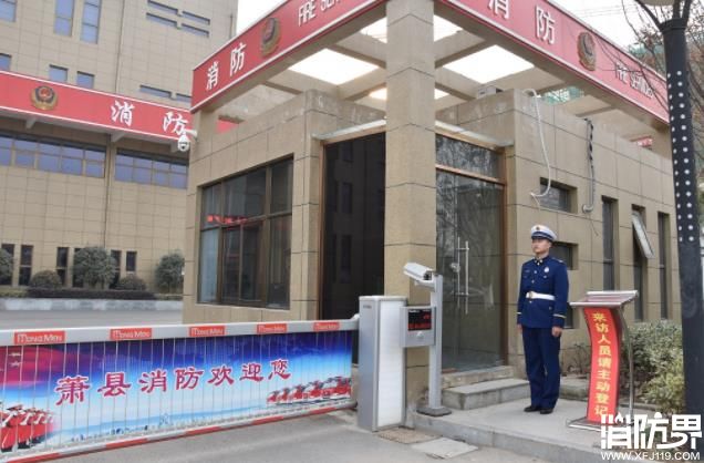 全面规范换装后营门岗哨建设