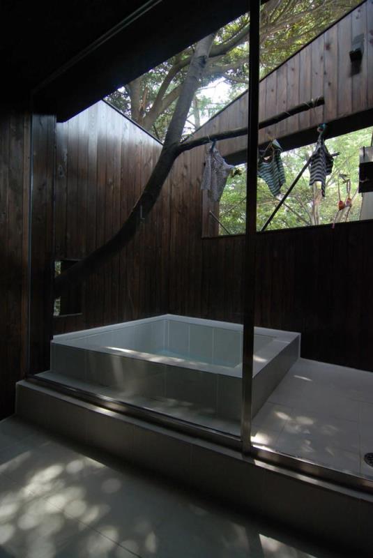 融入微风和自然的30间开放式浴室