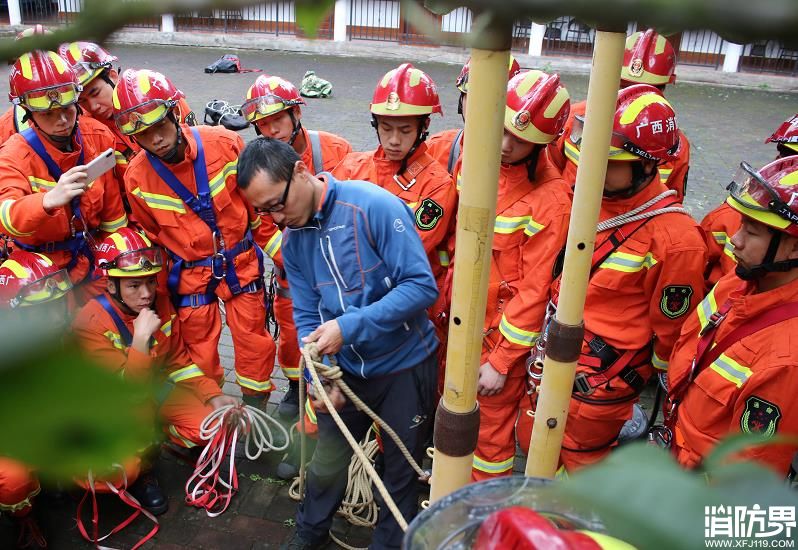 桂林消防不断强化水域(山岳)救援攻坚力量