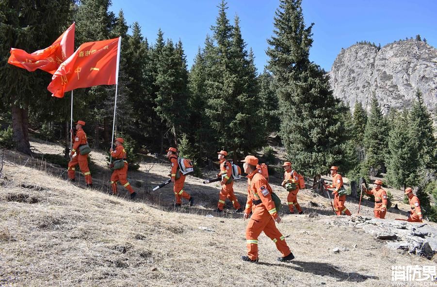 靠前驻防丨为边疆绿水青山保驾护航