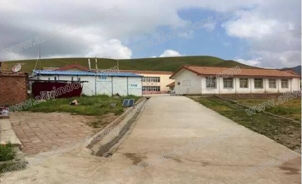 双层“集热腔”玻璃幕墙的设计实践