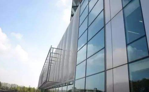 建筑幕墙采用怎样的设置